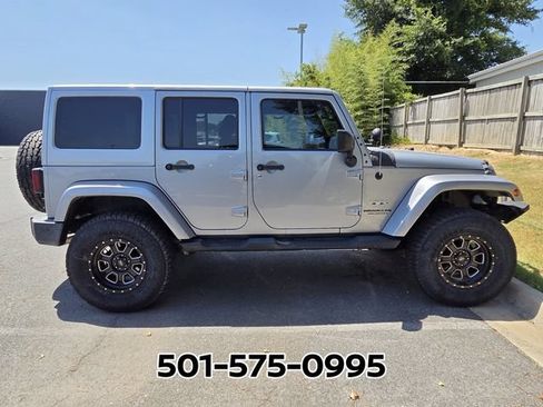 Used 2016 Jeep Wrangler Unlimited Sahara AWD/4WD image 6