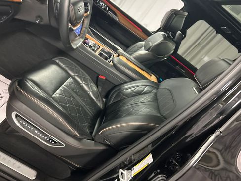 Used 2024 Jeep Grand Wagoneer Series III w/ Rear Seat Video Group 1 AWD/4WD image 12