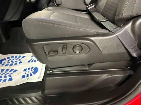 Used 2024 Chevrolet Silverado 2500 Custom w/ Custom Value Package image 13