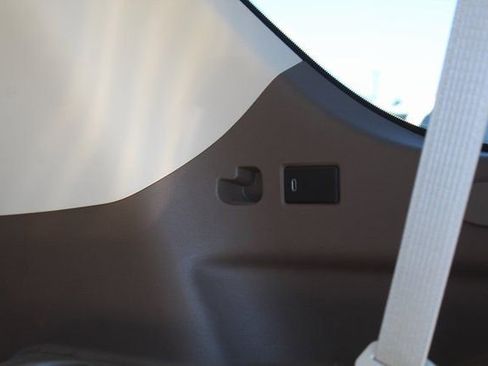 Used 2021 GMC Yukon Denali w/ Advanced Technology Package image 6