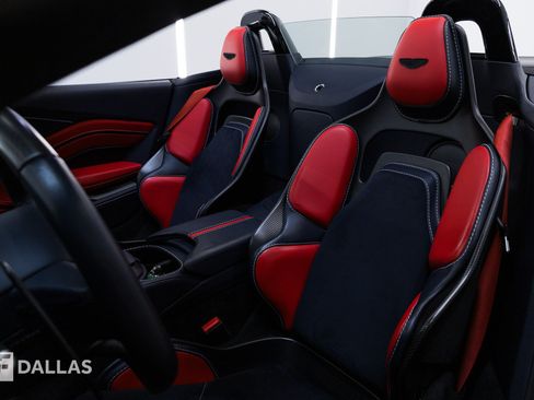 Used 2023 Aston Martin V12 Vantage Roadster RWD image 27