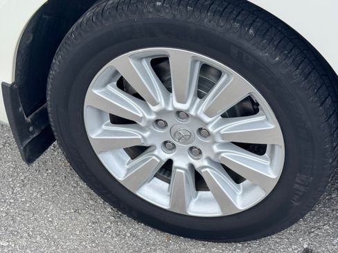Used 2015 Toyota Sienna Limited FWD image 5