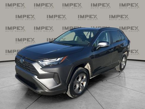 Used 2024 Toyota RAV4 XLE image 1