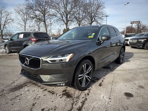 Used 2019 Volvo XC60 T5 Momentum w/ Multimedia Package image 1