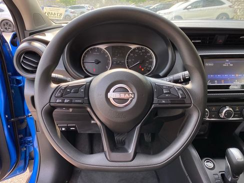 Used 2025 Nissan Kicks Play S FWD image 11