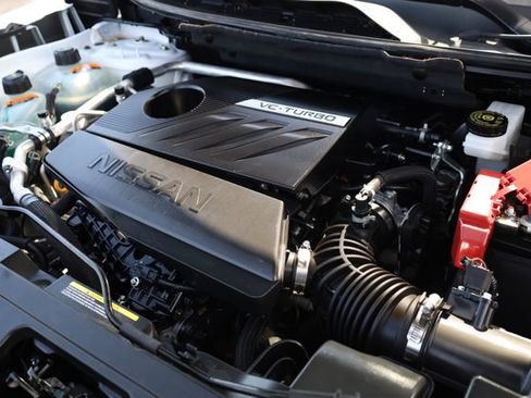 Used 2024 Nissan Rogue SV image 9