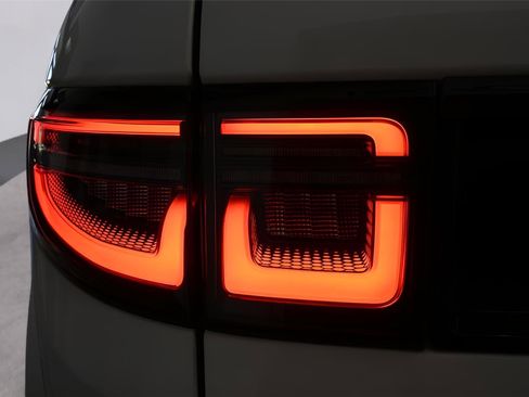 Used 2021 Land Rover Discovery Sport S R-Dynamic image 35