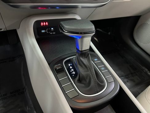 Used 2024 Hyundai Kona SE FWD image 26