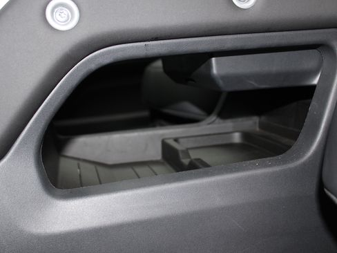 Used 2024 Land Rover Defender 110 S image 87