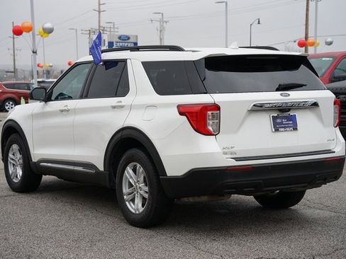 Certified 2022 Ford Explorer XLT image 5
