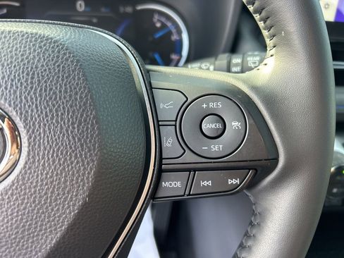 Used 2025 Toyota RAV4 XSE image 9