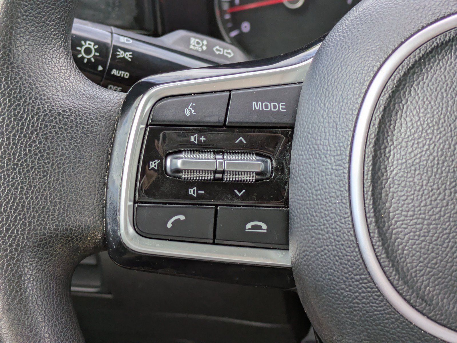 Certified 2023 Kia Sorento LX FWD image 19