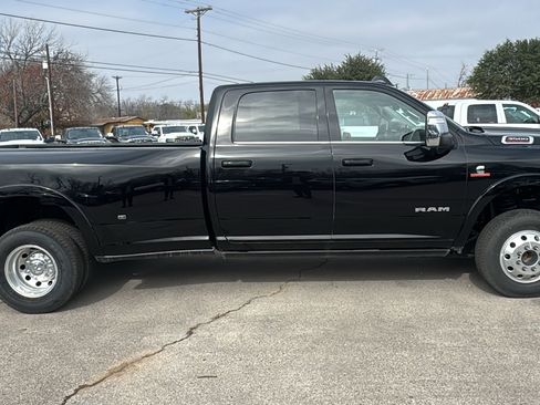 New 2025 RAM 3500 Longhorn image 4