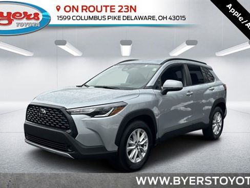 Used 2024 Toyota Corolla Cross LE image 1