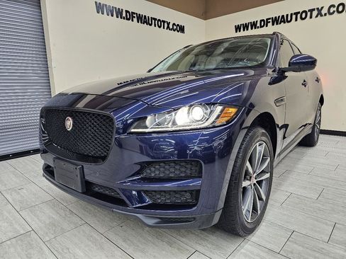 Used 2018 Jaguar F-PACE Prestige AWD/4WD image 2