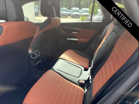 Used 2025 Mercedes-Benz GLC 43 AMG 4MATIC image 10
