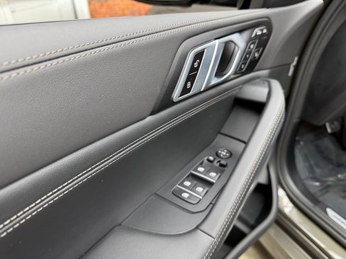 Certified 2026 BMW X6 xDrive40i image 11