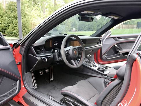 Used 2026 Porsche 911 GT3 RWD image 47
