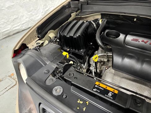 Used 2017 Jeep Renegade Trailhawk AWD/4WD image 61