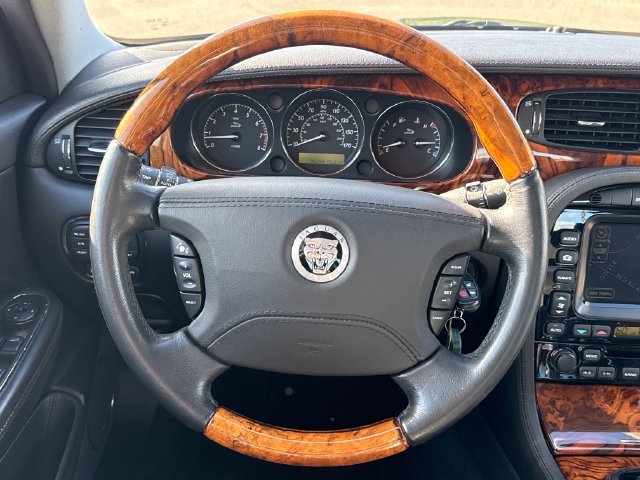Used 2009 Jaguar XJ8 RWD image 20