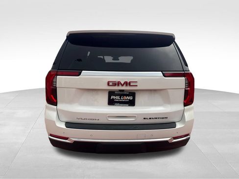 Used 2025 GMC Yukon XL Elevation AWD/4WD image 8