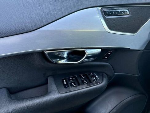 Used 2017 Volvo XC90 T6 Momentum w/ Vision Package image 13