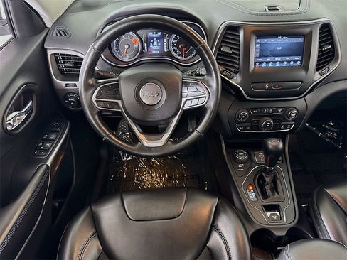 Used 2020 Jeep Cherokee Latitude Plus w/ Cold Weather Group image 21