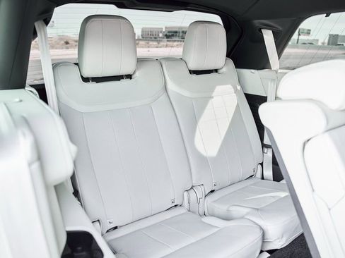 Used 2024 Land Rover Range Rover Long Wheelbase SE image 51