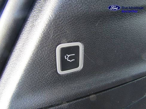 Used 2025 Chrysler Pacifica Limited FWD image 26