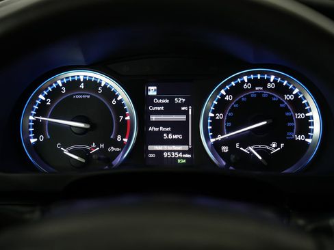 Used 2018 Toyota Highlander XLE image 16