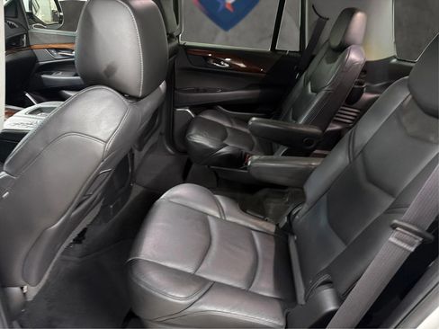 Used 2016 Cadillac Escalade Premium AWD/4WD image 14