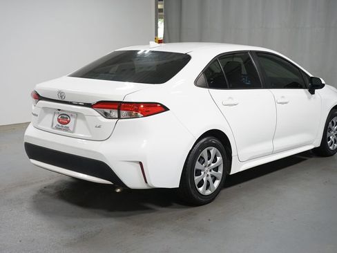 Certified 2022 Toyota Corolla LE FWD image 8