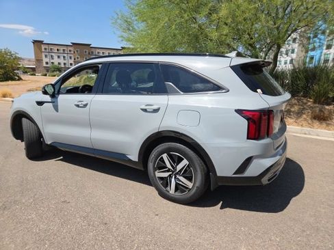 Used 2023 Kia Sorento EX FWD image 5