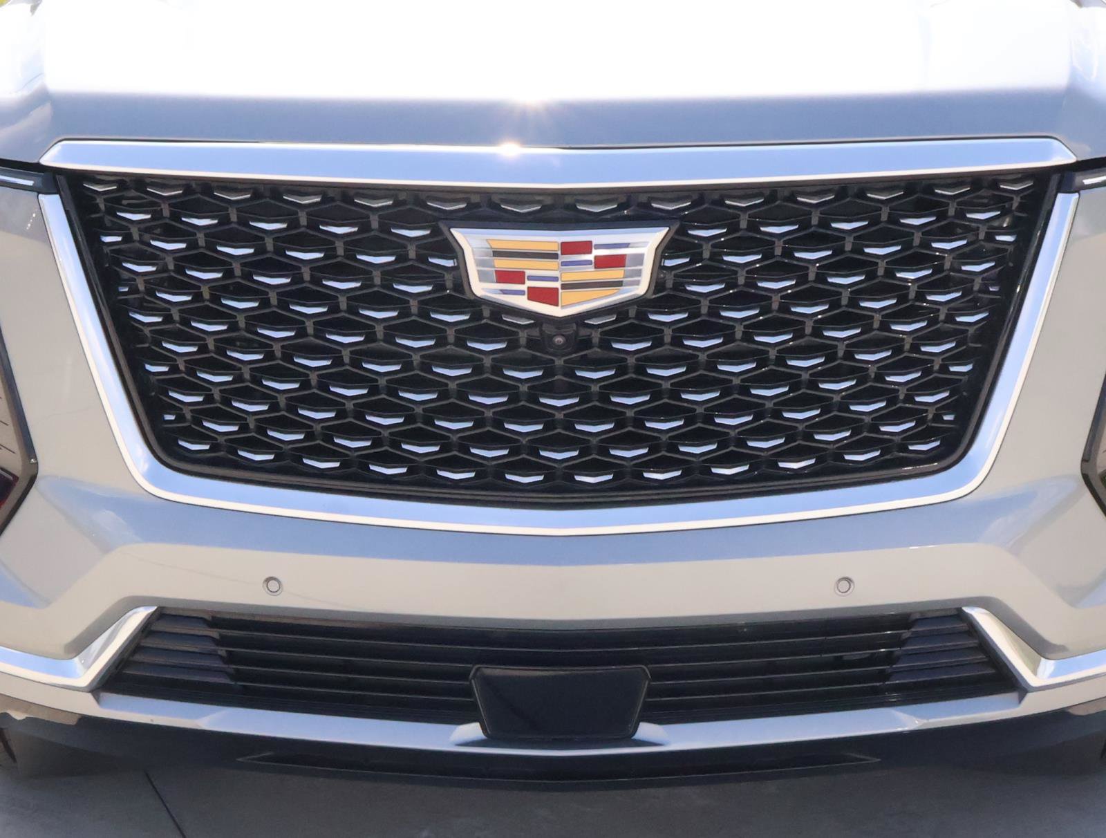 Used 2026 Cadillac Escalade Luxury AWD/4WD image 8