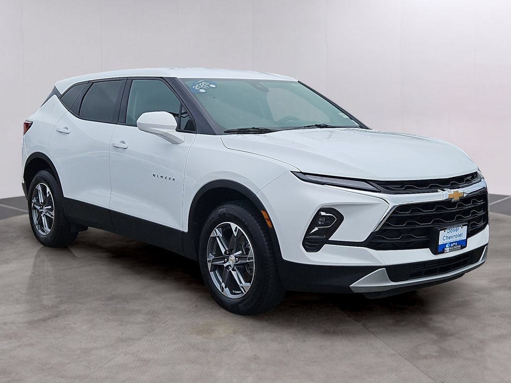 Certified 2025 Chevrolet Blazer LT AWD/4WD image 3