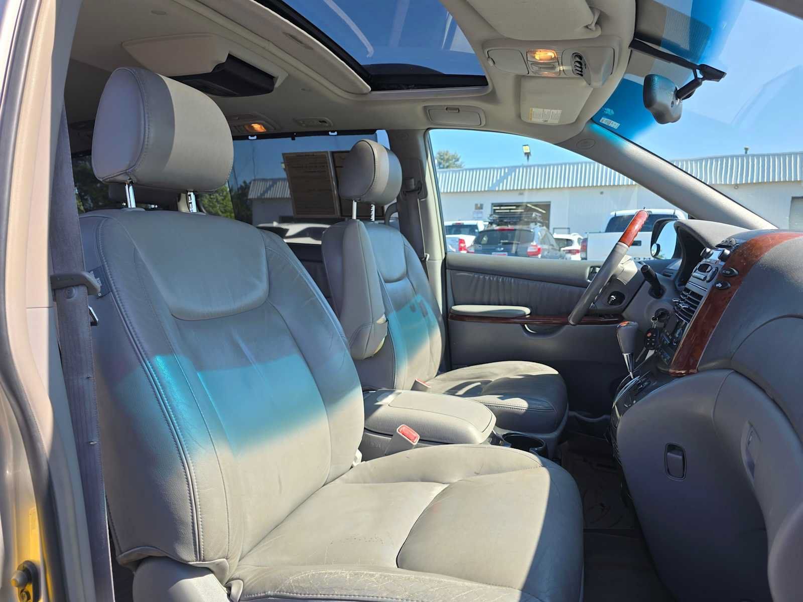 Used 2005 Toyota Sienna XLE Limited w/ XLE Limited Pkg 1 FWD image 14