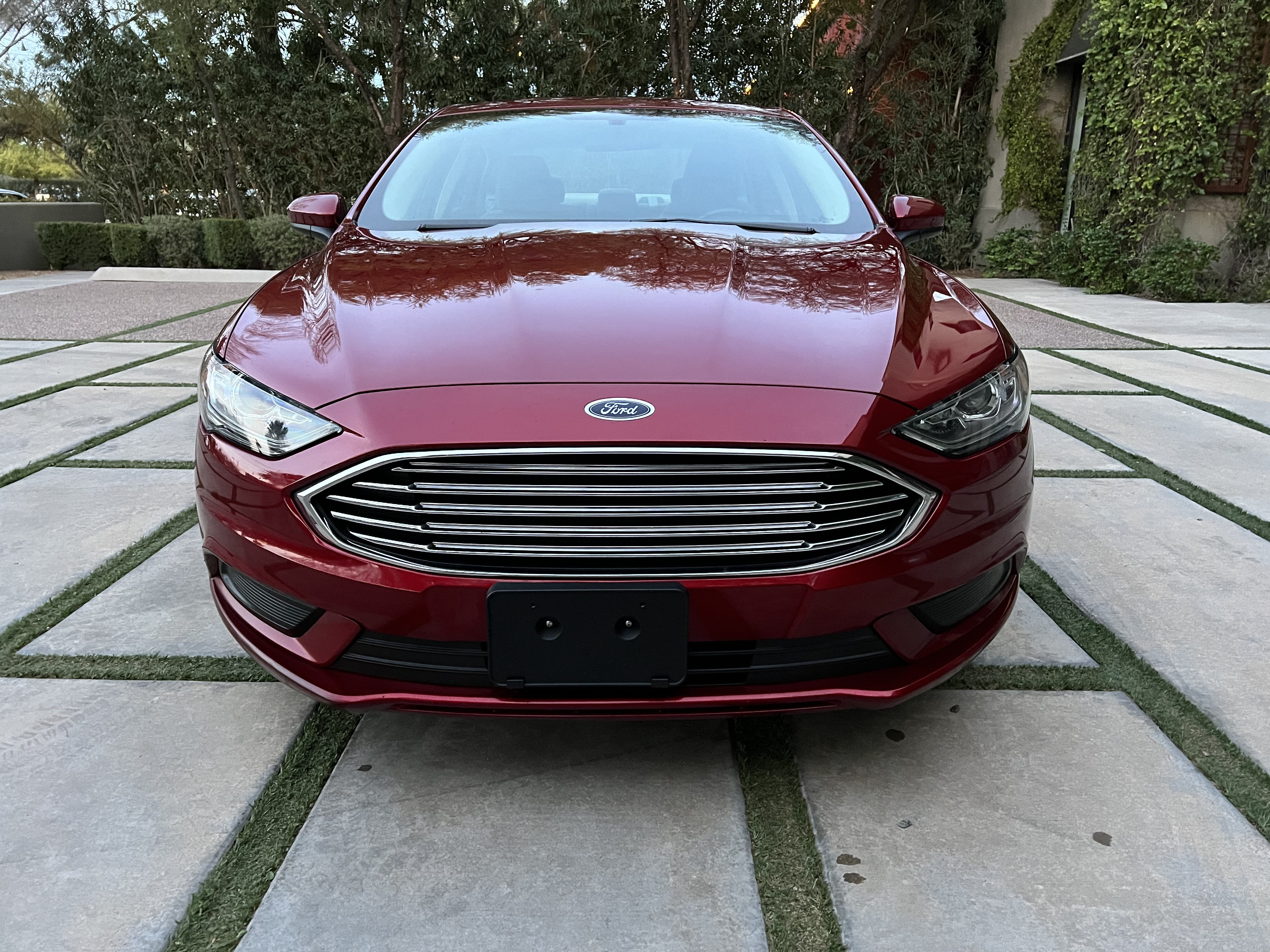 Used 2018 Ford Fusion SE FWD image 3
