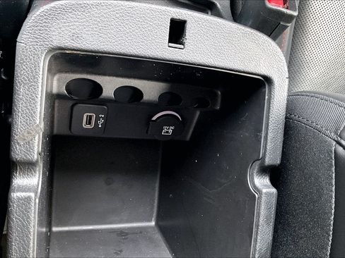Used 2019 Jeep Cherokee Trailhawk AWD/4WD image 32