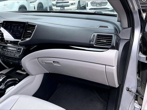 Used 2020 Honda Pilot Elite image 22