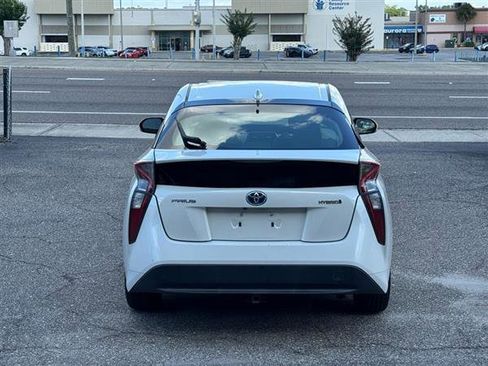 Used 2016 Toyota Prius Three FWD image 3
