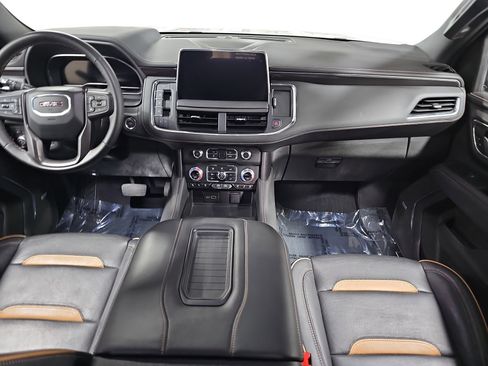 Used 2024 GMC Yukon XL AT4 w/ AT4 Premium Package AWD/4WD image 9
