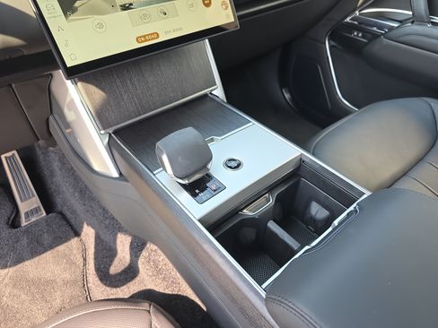 Certified 2025 Land Rover Range Rover SE AWD/4WD image 28