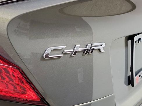 Used 2021 Toyota C-HR XLE FWD image 9