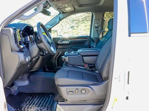 New 2026 GMC Sierra 1500 SLE w/ Preferred Package image 14