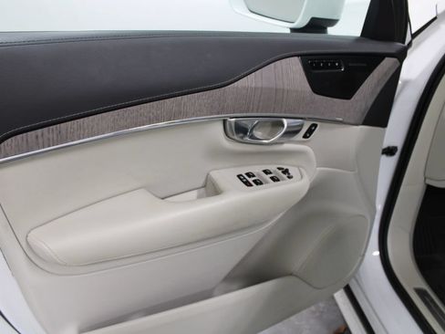 Used 2022 Volvo XC90 T8 Inscription w/ Advanced Package AWD/4WD image 16