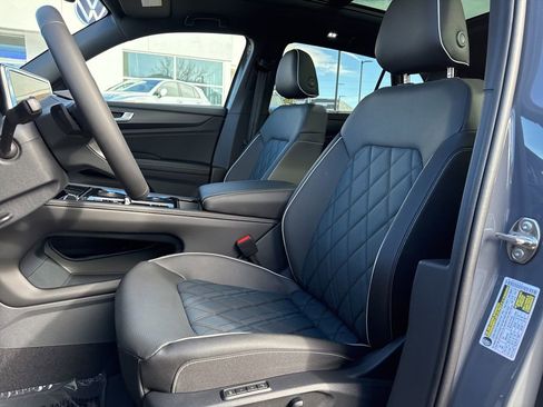 New 2026 Volkswagen Atlas Cross Sport SEL Premium R-Line image 9