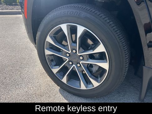 Used 2022 Jeep Grand Cherokee Overland w/ MOPAR Finishing Package image 10