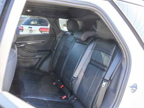 Used 2022 Land Rover Range Rover Evoque SE image 17