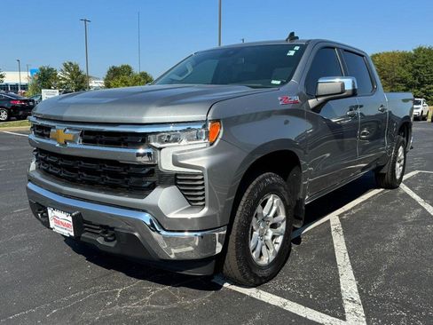 Used 2023 Chevrolet Silverado 1500 LT w/ Z71 Off-Road Package AWD/4WD image 8