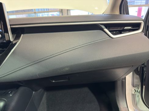 Used 2022 Toyota Corolla XLE image 23